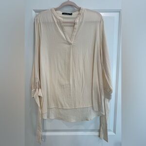 Doe & Rae Cream V-Neck Long Sleeve Tunic